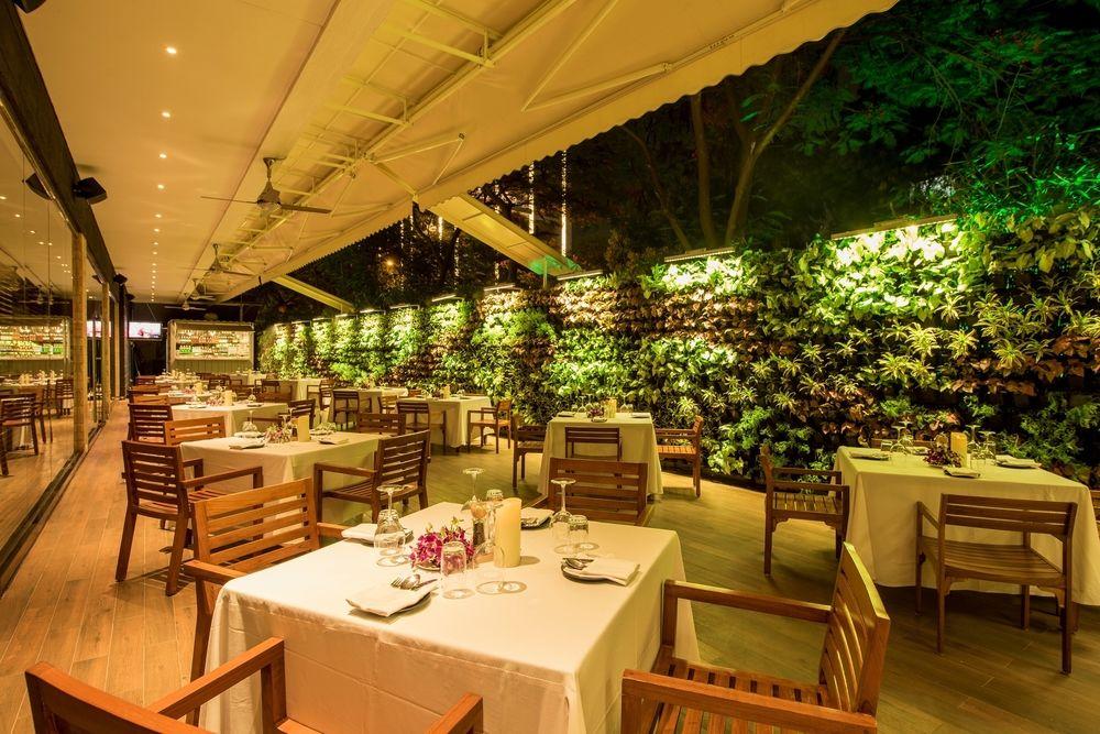 Marriott Suites Pune Eksteriør billede
