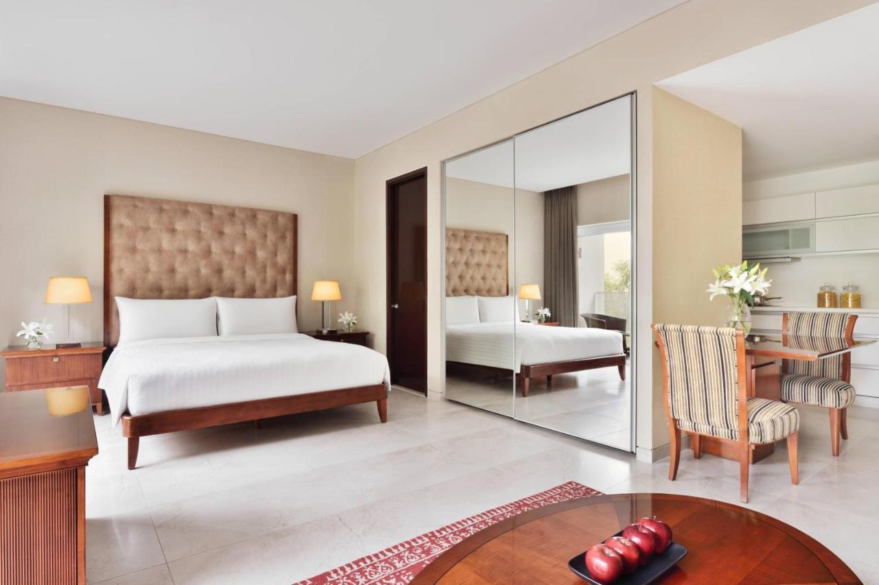 Marriott Suites Pune Eksteriør billede