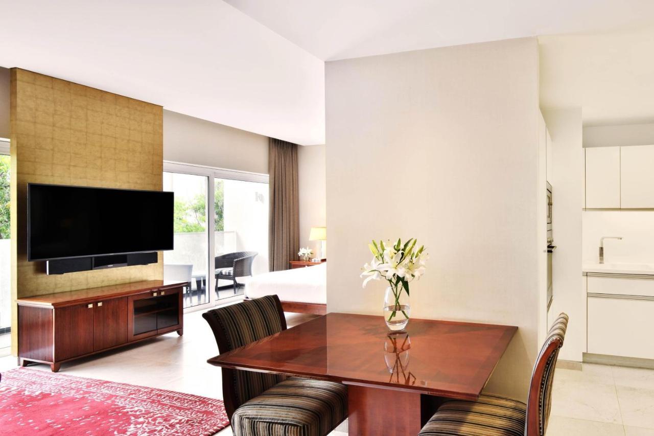 Marriott Suites Pune Eksteriør billede