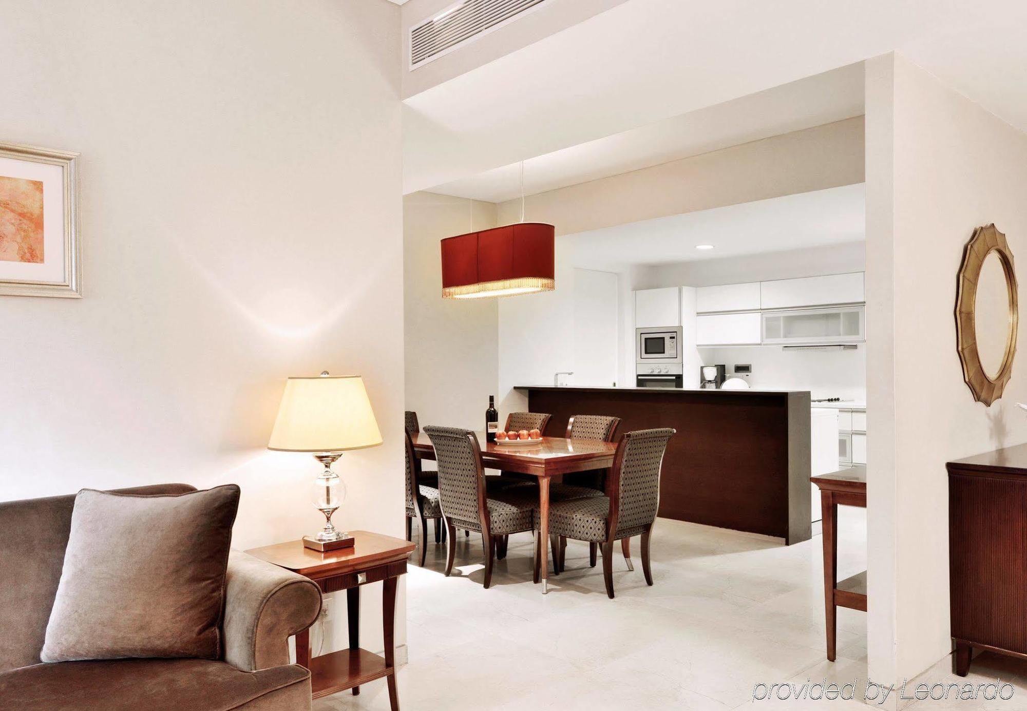 Marriott Suites Pune Eksteriør billede