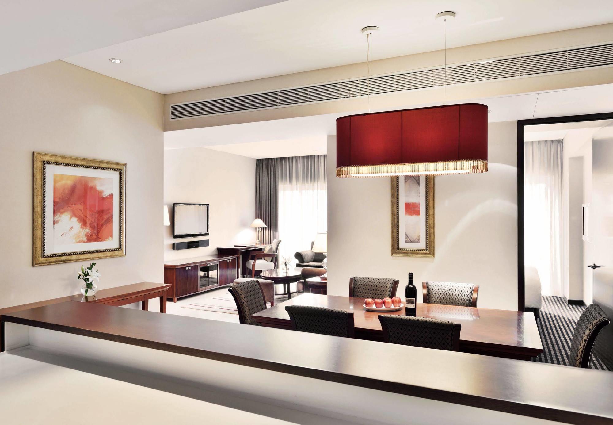 Marriott Suites Pune Eksteriør billede